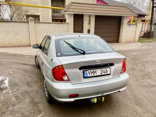 Hyundai Accent foto 6