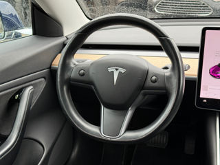 Tesla Model 3 foto 9