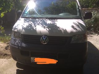 Volkswagen T5 foto 1