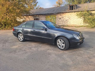 Mercedes E-Class foto 2