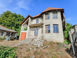 Vânzare casă spațioasă în centrul satului Cojusna! 360 mp+16 ari! foto 3
