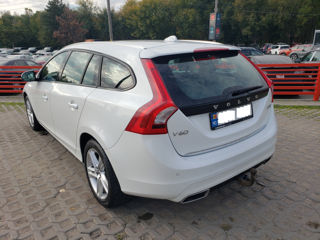 Volvo V60 foto 4