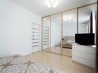 Apartament cu 2 camere, 50 m², Centru, Chișinău foto 2