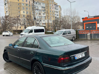 BMW 5 Series foto 4