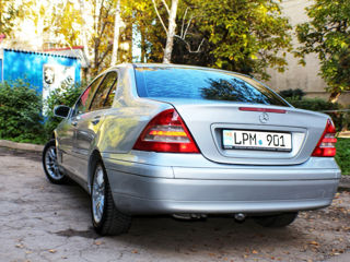 Mercedes C-Class foto 4