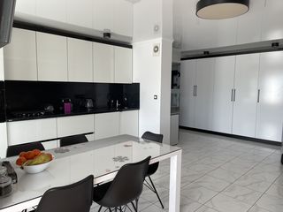 Apartament cu 3 camere, 80 m², Centru, Strășeni foto 2