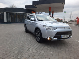 Mitsubishi Outlander foto 2