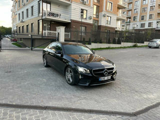 Mercedes E-Class foto 2