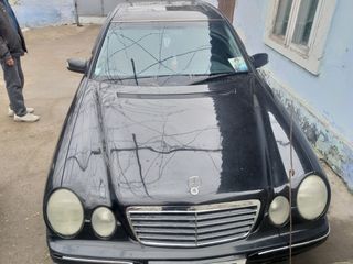 Mercedes E Class foto 3