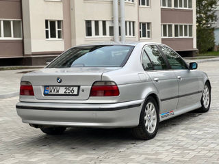 BMW 5 Series foto 4