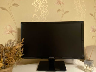 Monitor philips brilliance 234cl led diagonala 23 fullhd port hdmi vga  stare buna 1000lei nu cedez