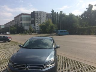 Volkswagen Passat foto 1