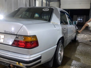 Mercedes Series (W124)