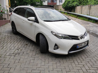 Toyota Auris foto 1