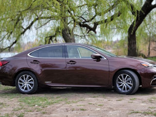 Lexus ES Series