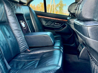 BMW 5 Series foto 9