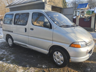 Toyota Hiace foto 2