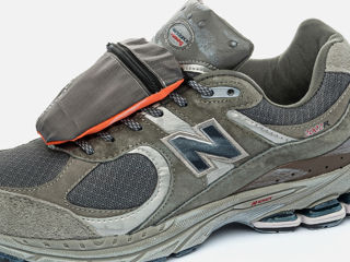 New Balance 2002R Grey Brown Pouch foto 2