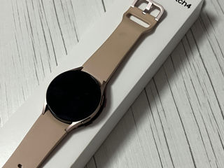 Vând Samsung Galaxy Watch 4 foto 3