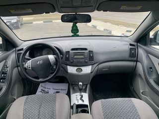 Hyundai Elantra foto 9