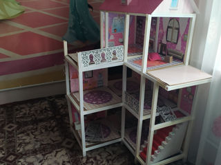 Отличный домик для Принцессы, барби и маленьких кукол! foto 2