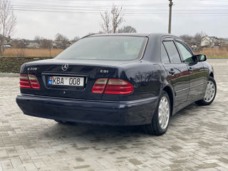 Mercedes E-Class foto 5