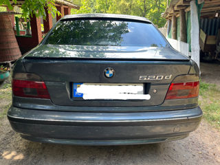 BMW 5 Series foto 3