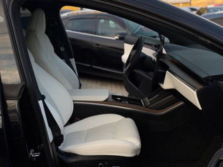 Tesla Model X foto 17