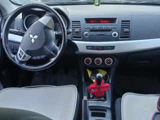 Mitsubishi Lancer foto 6