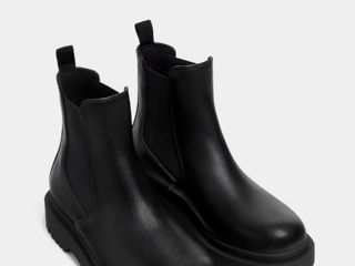 Vând cizme/botine Pull&Bear urgent