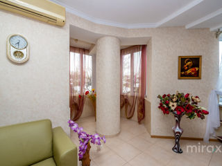 Apartament cu 3 camere, 140 m², Centru, Chișinău foto 3