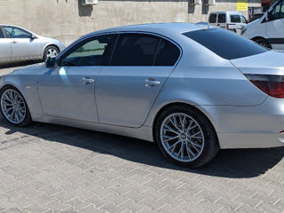 BMW 5 Series foto 7