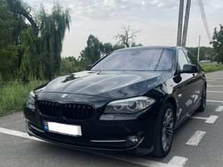 BMW 5 Series foto 2