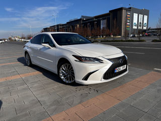 Lexus ES Series