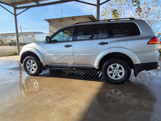 Mitsubishi Pajero Sport foto 3