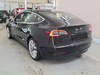 Tesla Model 3 foto 3