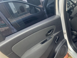 Renault Grand Scenic foto 10