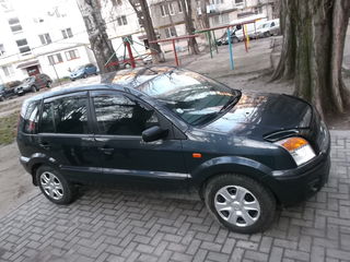 Ford Fusion foto 1