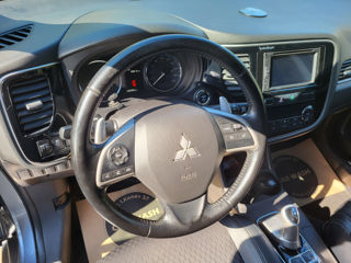 Mitsubishi Outlander foto 6