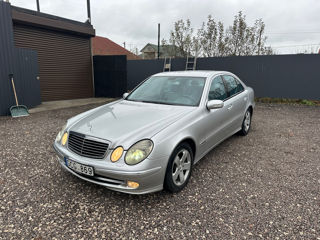 Mercedes E-Class foto 2