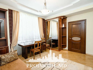 Apartament cu 4 camere, 265 m², Centru, Chișinău foto 9