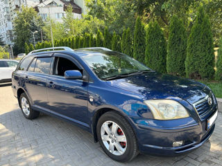 Toyota Avensis foto 2