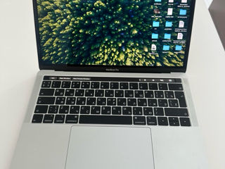 Apple MacBook Pro 13-inch Silver