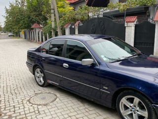 BMW 5 Series foto 3