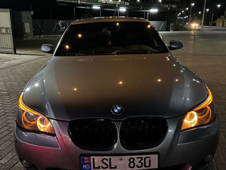 BMW 5 Series foto 1