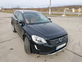 Volvo XC60 foto 1