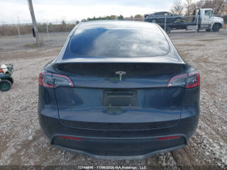 Tesla Model Y foto 4