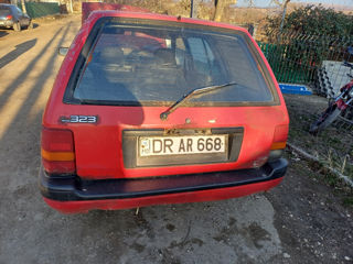 Mazda 323 foto 2