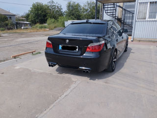 BMW 5 Series foto 1