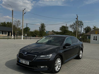 Skoda Superb foto 2